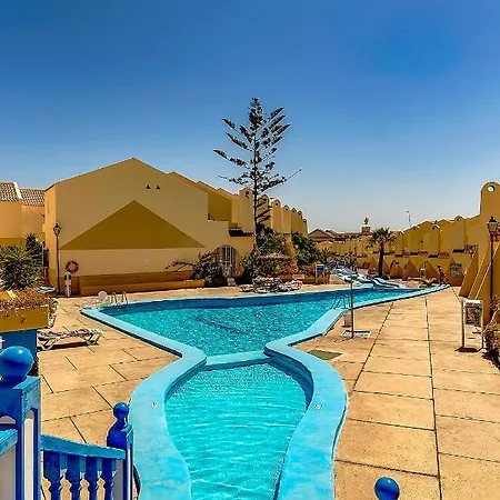 & Refreshing Pool Holidays Air-conditioning , Apartment