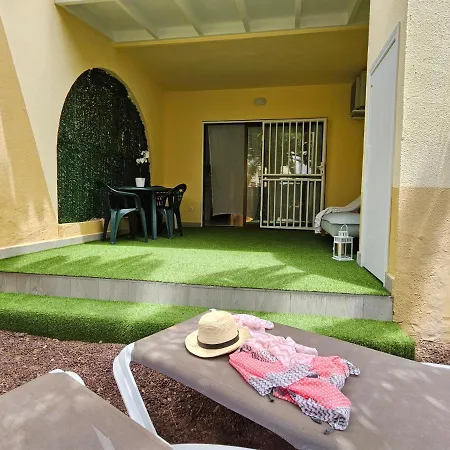 Apartment & Refreshing Pool Holidays Air-conditioning , *