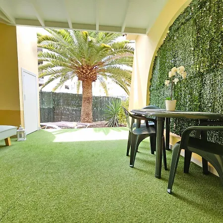 & Refreshing Pool Holidays Air-conditioning , Apartment