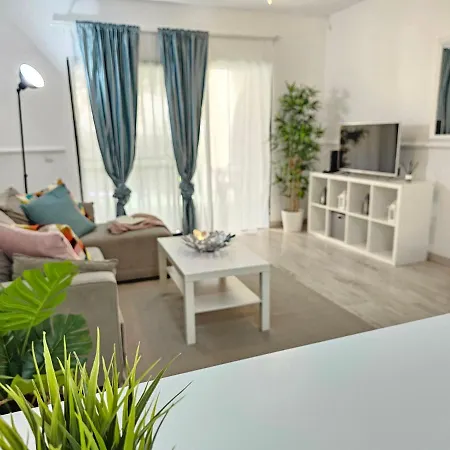 Apartment & Refreshing Pool Holidays Air-conditioning ,