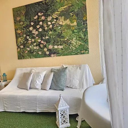 & Refreshing Pool Holidays Air-conditioning , Apartment *