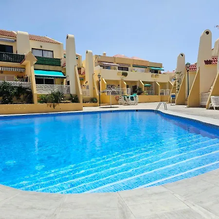 Apartment & Refreshing Pool Holidays Air-conditioning , Costa Adeje (Tenerife)